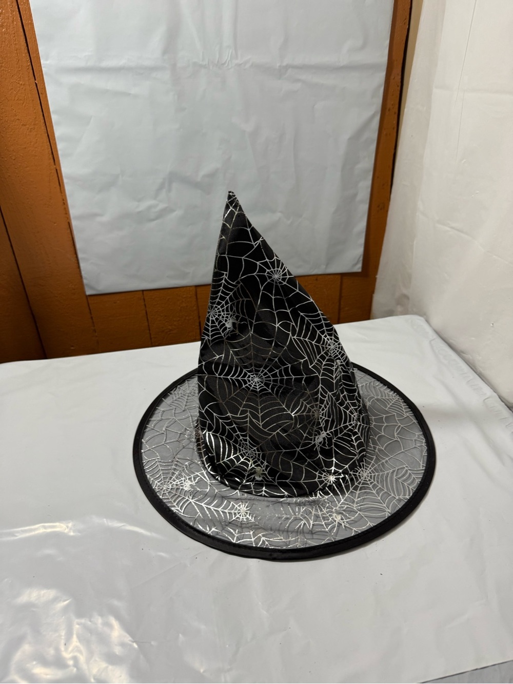 Halloween witch hat - Picture 2 of 3